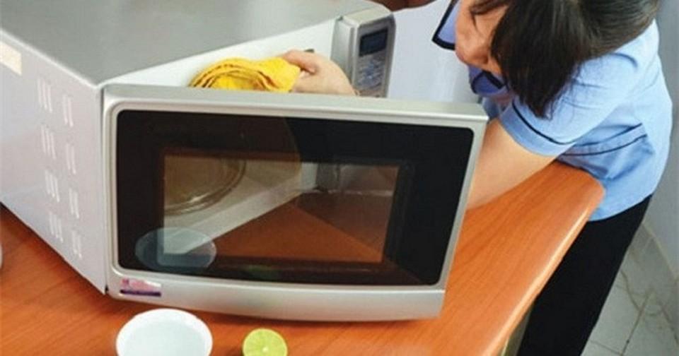 Swabbing microwave with warm vinegar and soft towels will remove the bad smell