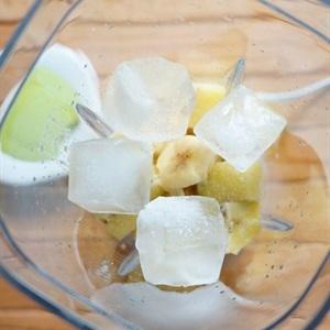 grind banana, kiwi, ice cubes and milk finely