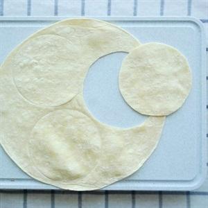 cut tortilla wrap into round pieces