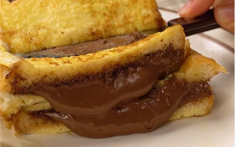Chocolate Sandwich Recipe: Chocolate Sandwich With Egg