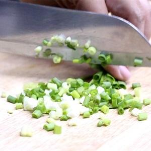 wash green onions carefully and chop