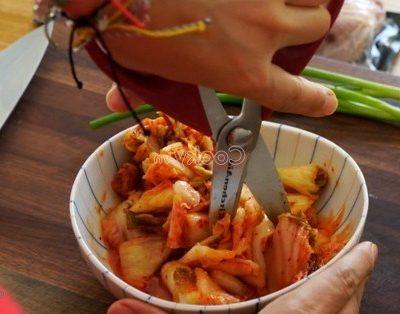 cut kimchi