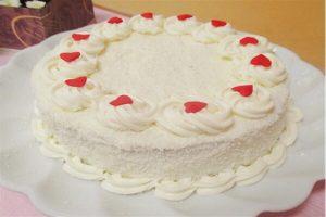 cake with cream cheese frosting