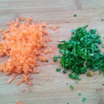 cut chives and carrot into small pieces
