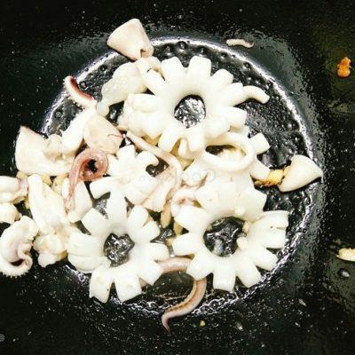 fry the squid pieces