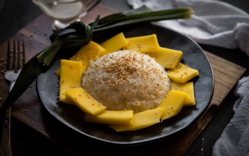 Coconut Milk Sticky Rice With Mangoes