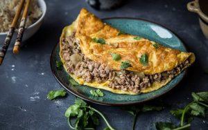 omelette with minced pork