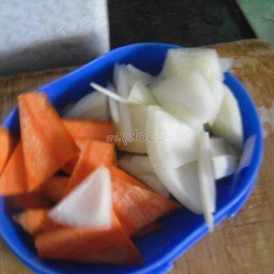 cut onion and carrot