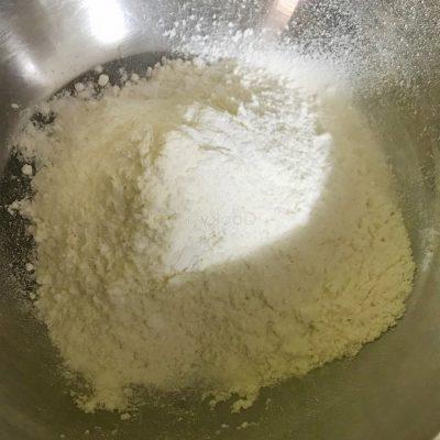 make the mixture of flour