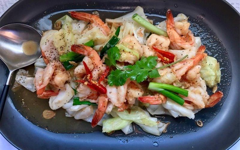 Shrimps With Cabbage And Onion Recipe