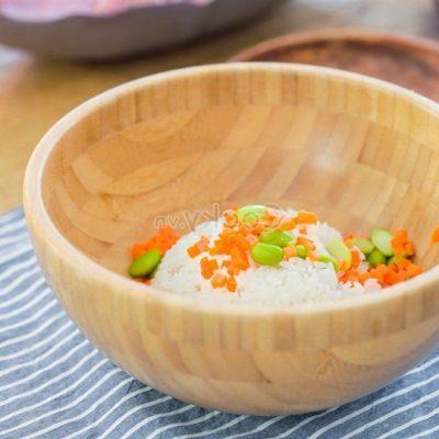 mix peas and carrot with rice