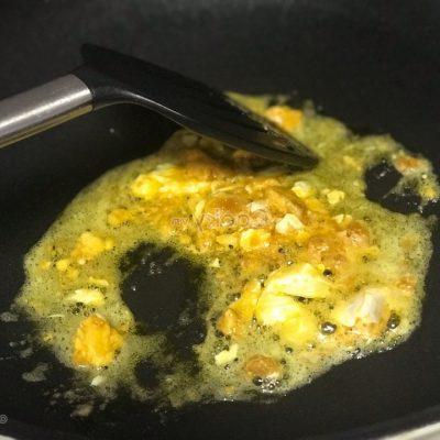 stir-fry salted duck eggs