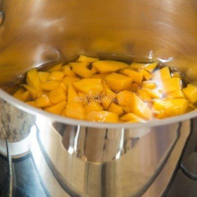 cook the mango syrup