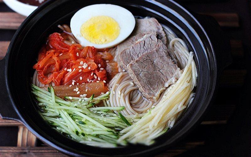 How To Make Korean Cold Noodles (Naengmyeon)