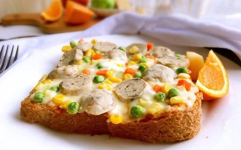 Sandwiches with cheese and beef balls