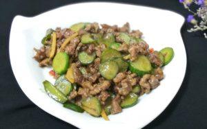 how to make spicy beef stir-fried with cucumber